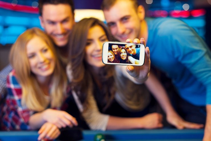 Bangladesh user reviewing privacy and account safety for treasure slots
